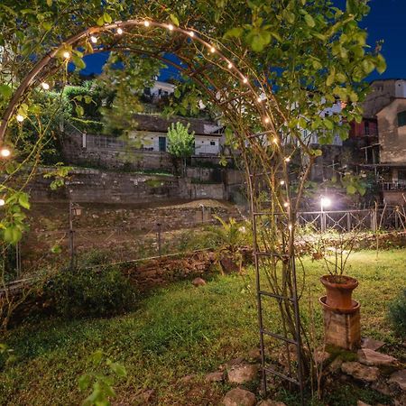 La Casa Delle Pietre Parlanti - Casa In Pietra Ai Piedi Del Parco Delle 5 Terre Bed & Breakfast Biassa Luaran gambar