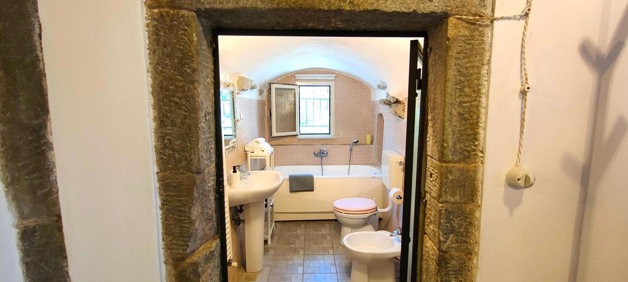 La Casa Delle Pietre Parlanti - Casa In Pietra Ai Piedi Del Parco Delle 5 Terre Bed & Breakfast Biassa Luaran gambar