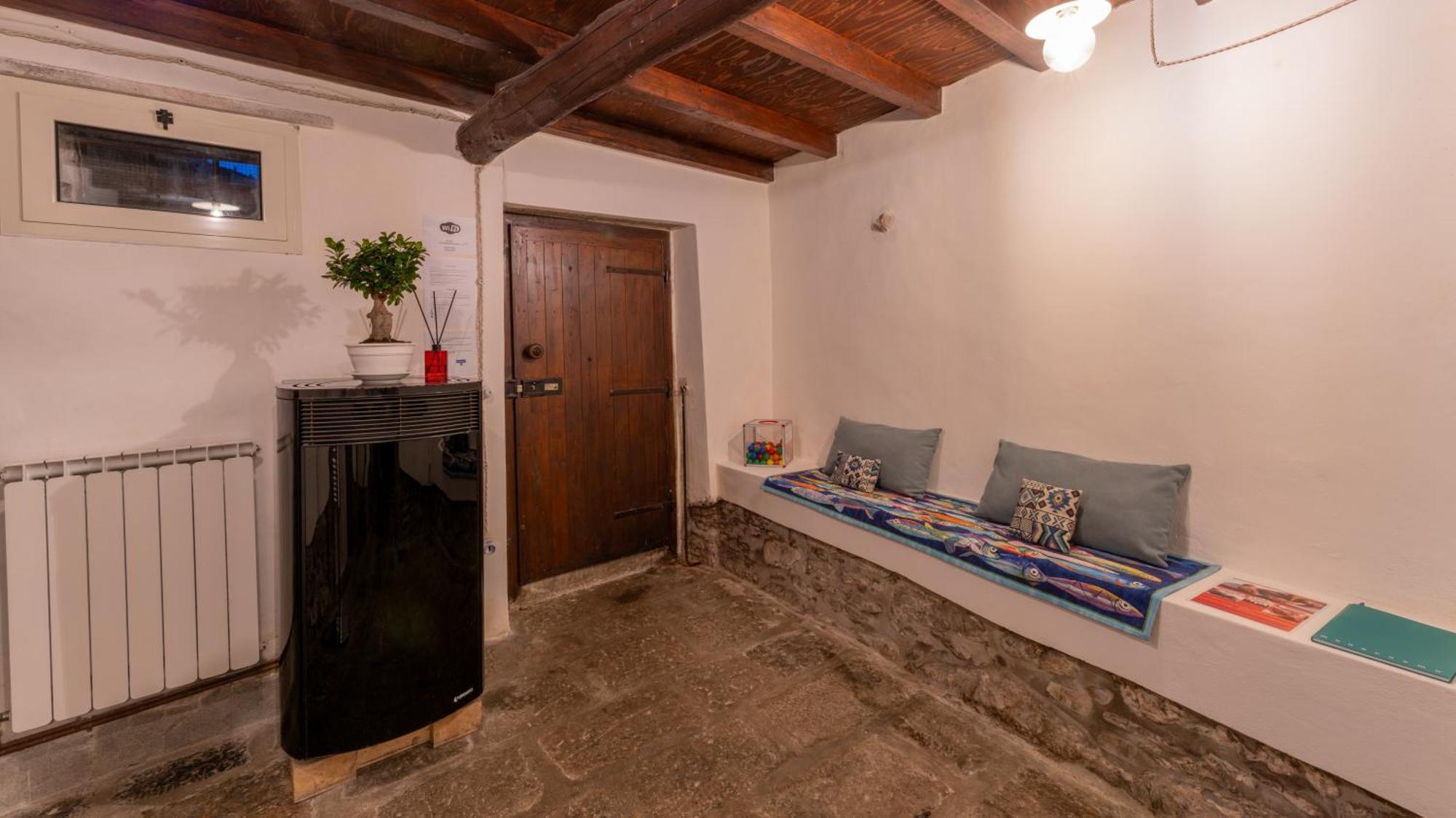 La Casa Delle Pietre Parlanti - Casa In Pietra Ai Piedi Del Parco Delle 5 Terre Bed & Breakfast Biassa Luaran gambar