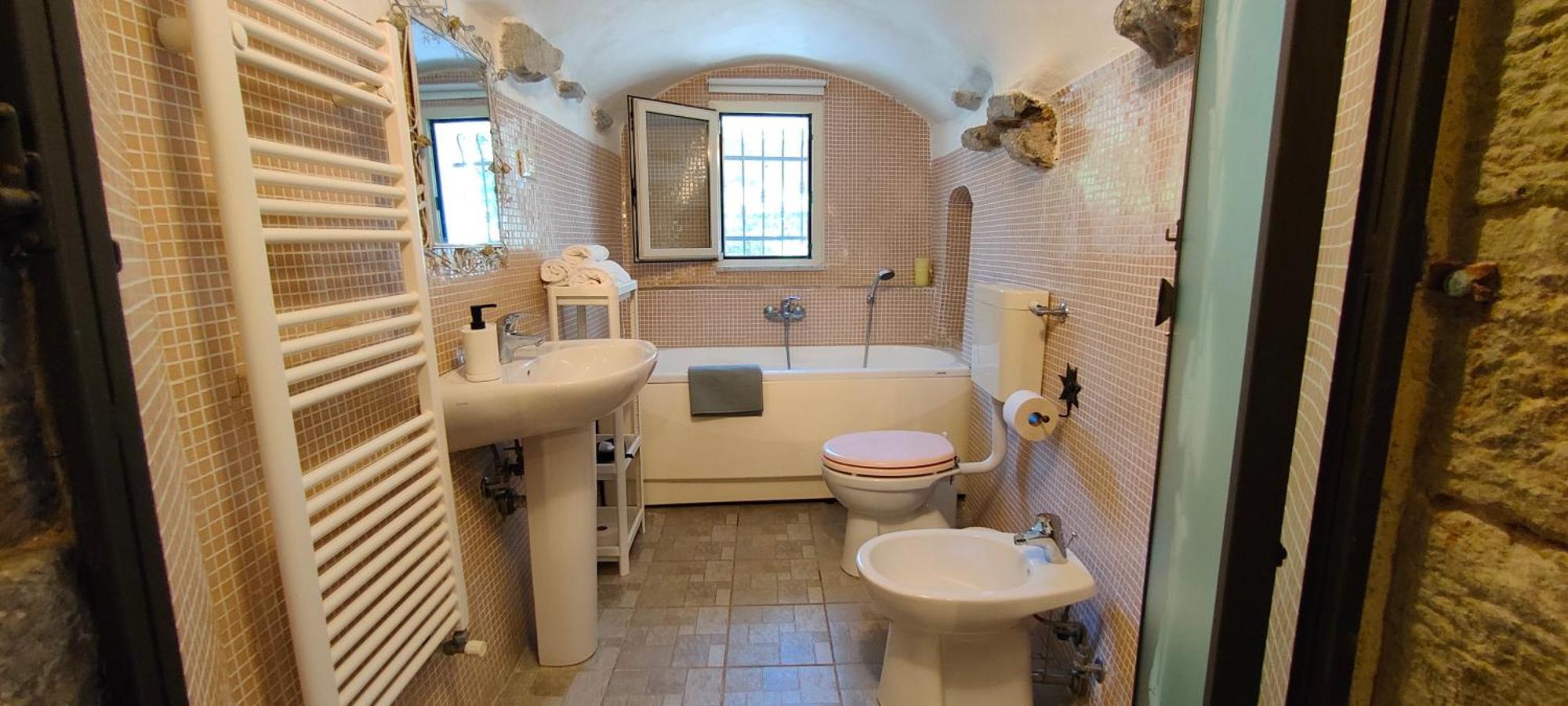 La Casa Delle Pietre Parlanti - Casa In Pietra Ai Piedi Del Parco Delle 5 Terre Bed & Breakfast Biassa Luaran gambar