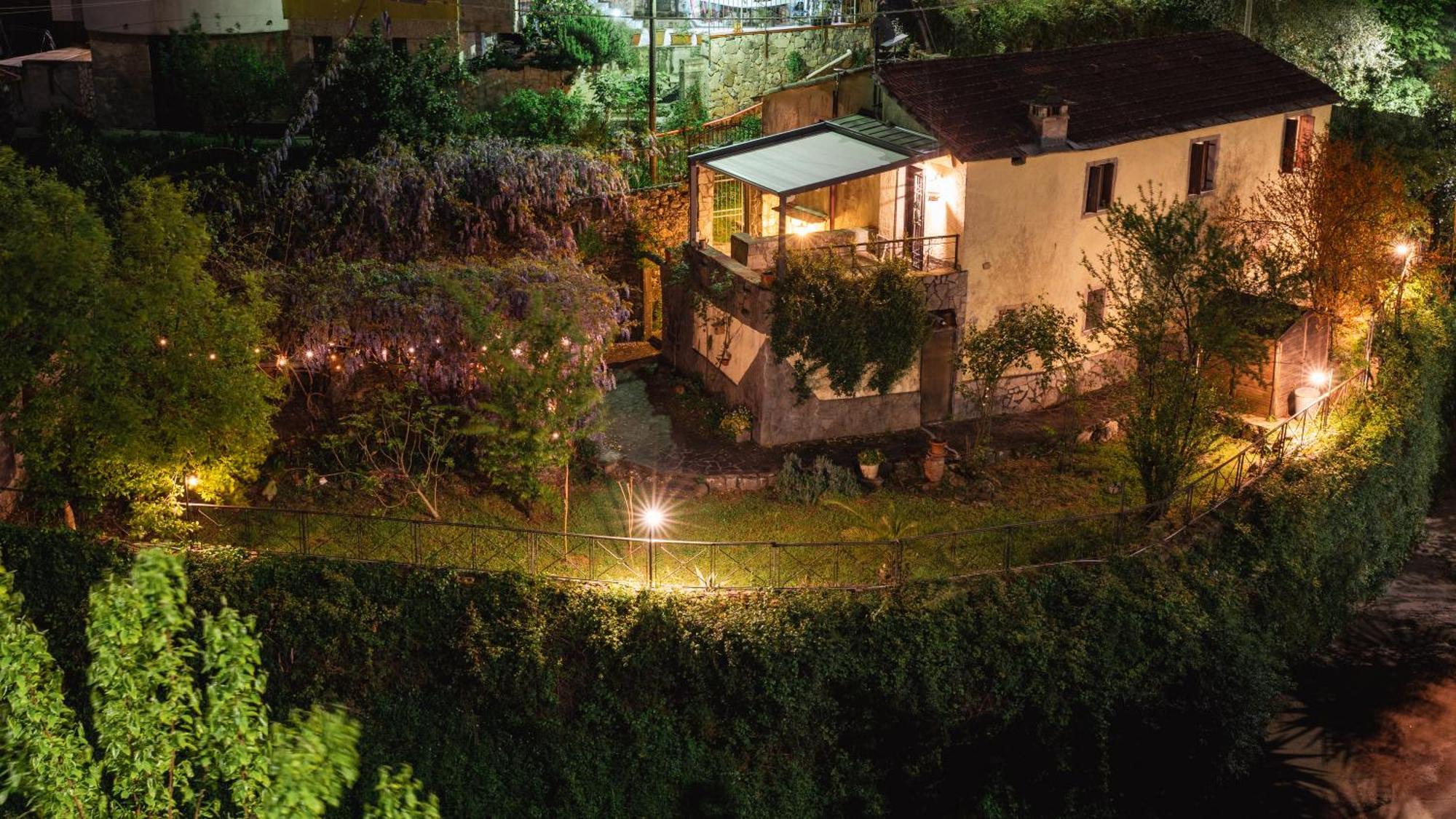 La Casa Delle Pietre Parlanti - Casa In Pietra Ai Piedi Del Parco Delle 5 Terre Bed & Breakfast Biassa Luaran gambar