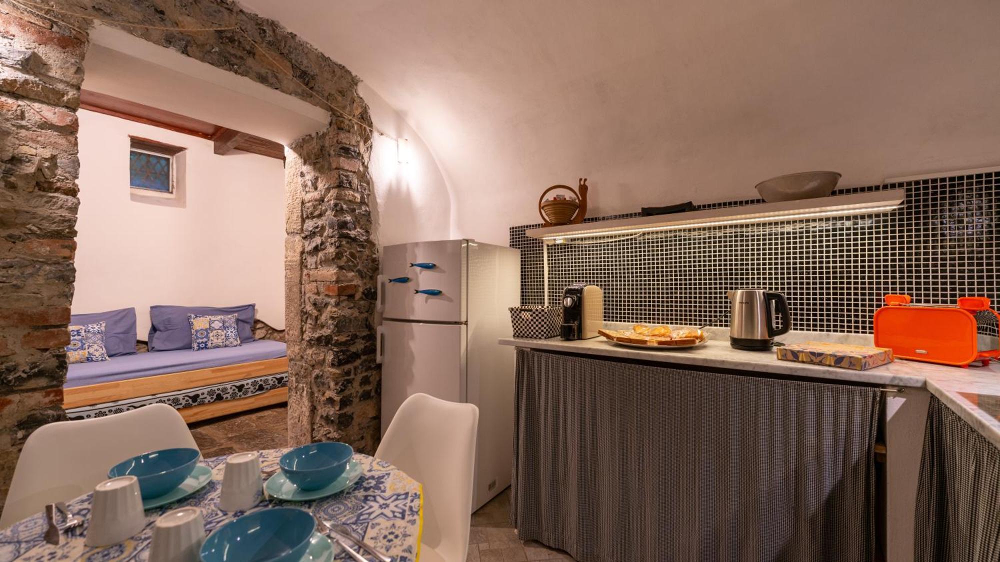 La Casa Delle Pietre Parlanti - Casa In Pietra Ai Piedi Del Parco Delle 5 Terre Bed & Breakfast Biassa Luaran gambar