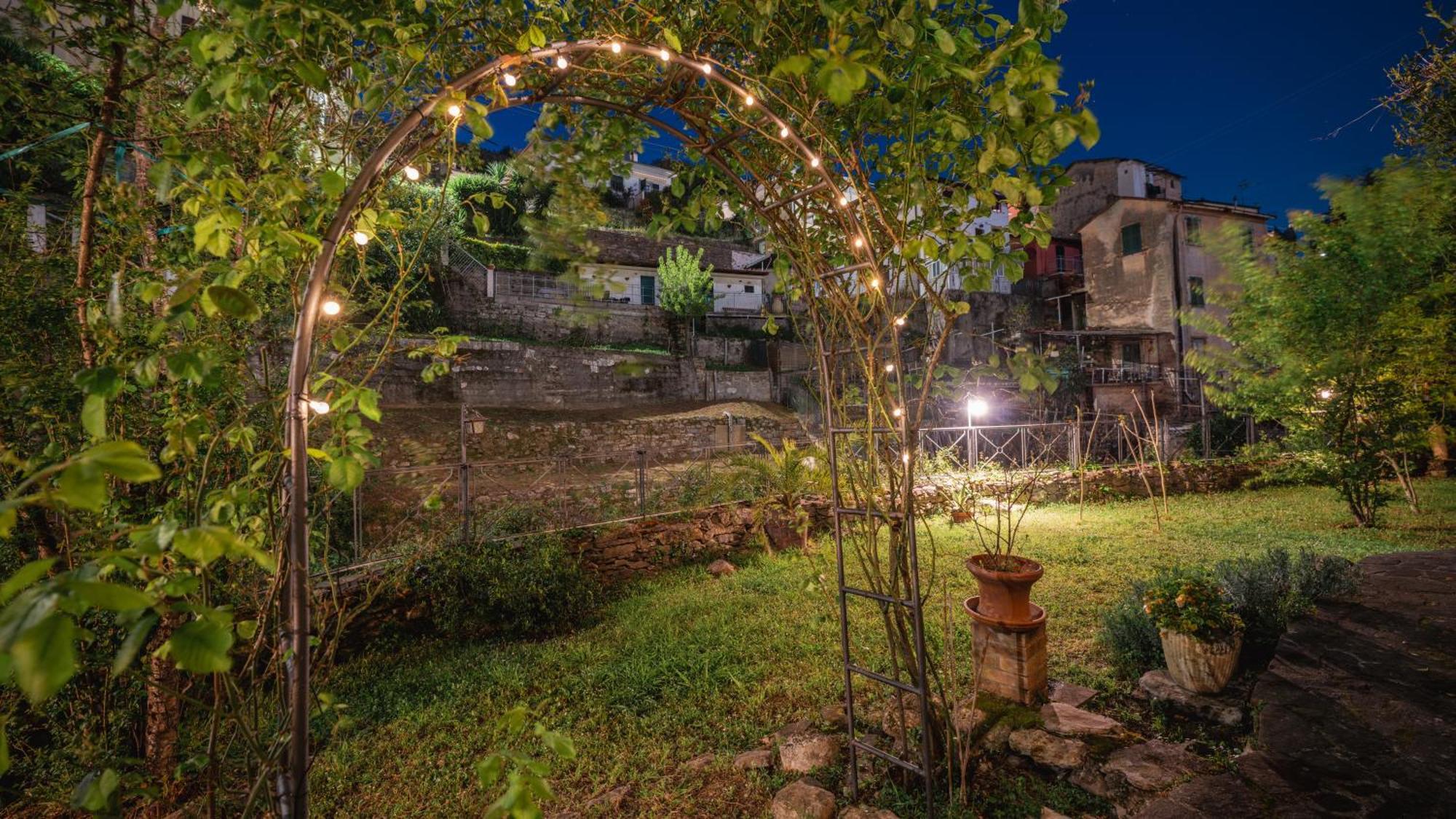 La Casa Delle Pietre Parlanti - Casa In Pietra Ai Piedi Del Parco Delle 5 Terre Bed & Breakfast Biassa Luaran gambar