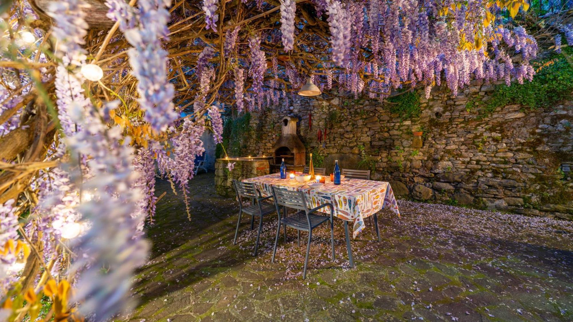 La Casa Delle Pietre Parlanti - Casa In Pietra Ai Piedi Del Parco Delle 5 Terre Bed & Breakfast Biassa Luaran gambar